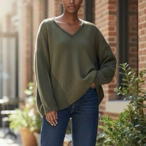 Banana Republic 100% Cashmere Sweater M Olive Green V Neck Pullover
